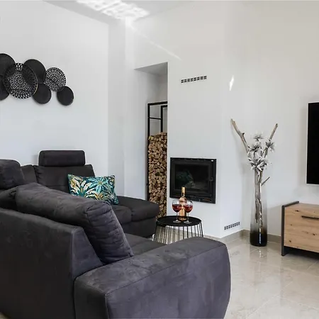 Villa More
